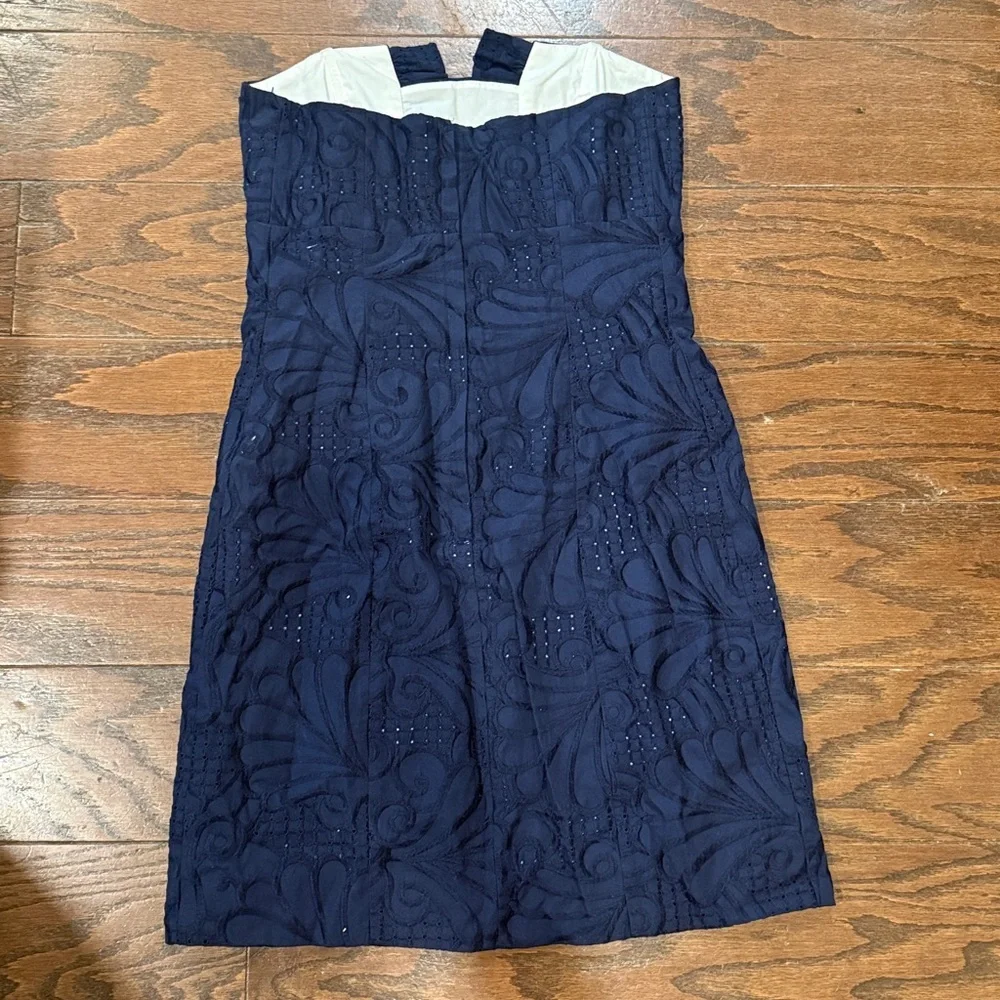 Lilly Pulitzer navy Frankie Dollop of Scallops strapless eyelet dress, size 2 - Picture 6 of 9
